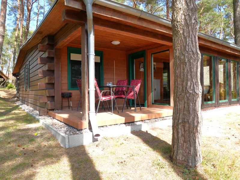 Ferienhaus mit zwei Ferienwohnungen im Wald